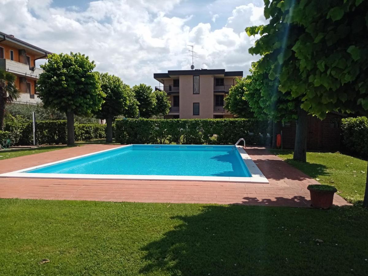 Casa Lugana 9 - Monolocale Con Piscina Fronte Lago シルミオーネ エクステリア 写真