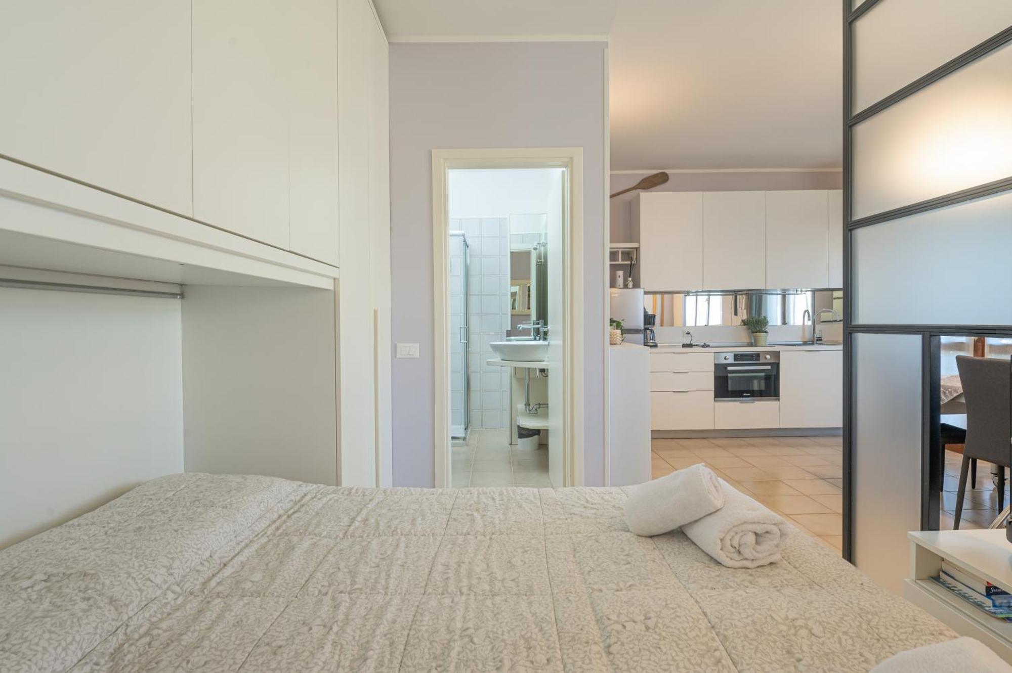 Casa Lugana 9 - Monolocale Con Piscina Fronte Lago シルミオーネ エクステリア 写真